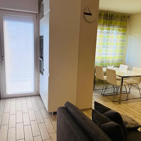 Trastevere Railway Station Apartment